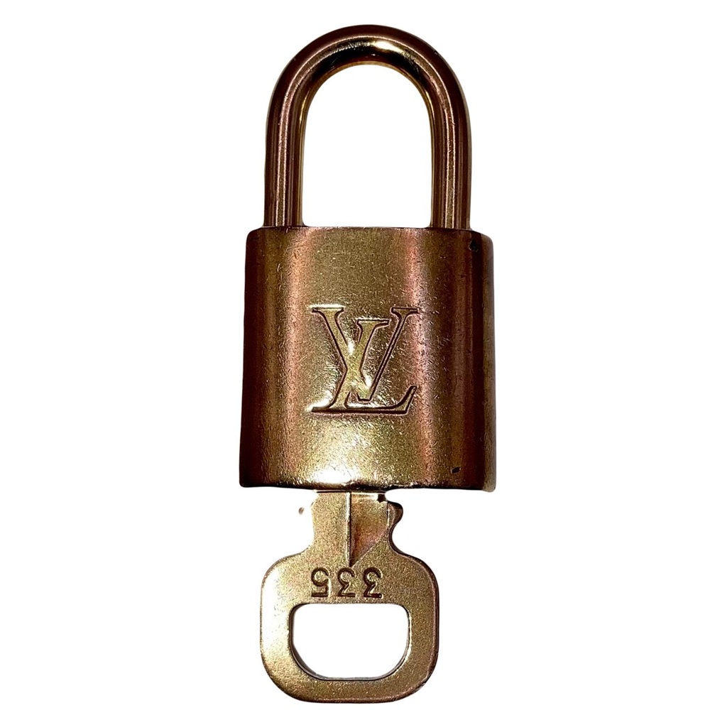 Louis VUITTON Vintage Padlock & Key Set with Brass Lobster Clasp Keyfob🔒🔑 - Picture 6 of 6
